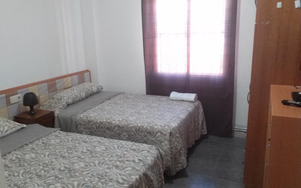Mombuey Valdebebas Guest house Madrid